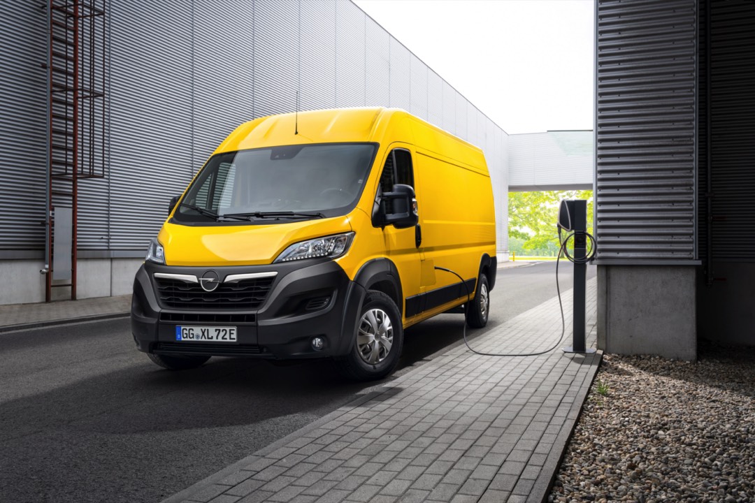 Neuer Movano erstmals mit Elektromotor 