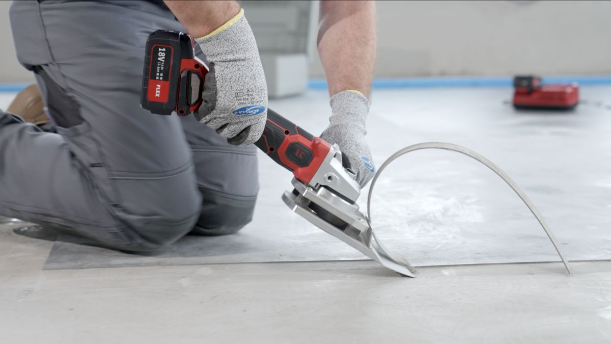 Compact Stripper 18V erleichtert die Belagsentfernung
