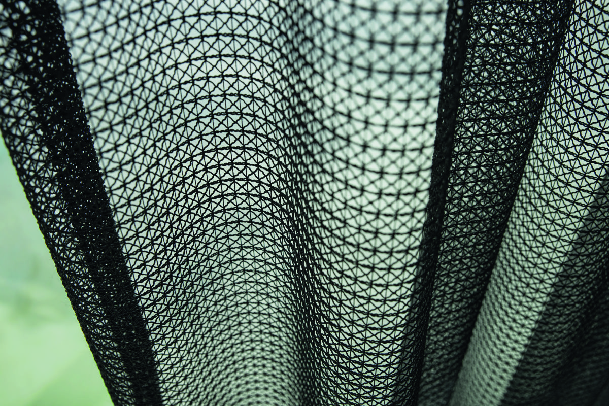 Moderne Netzgewebe sorgen für coole Looks am Fenster
