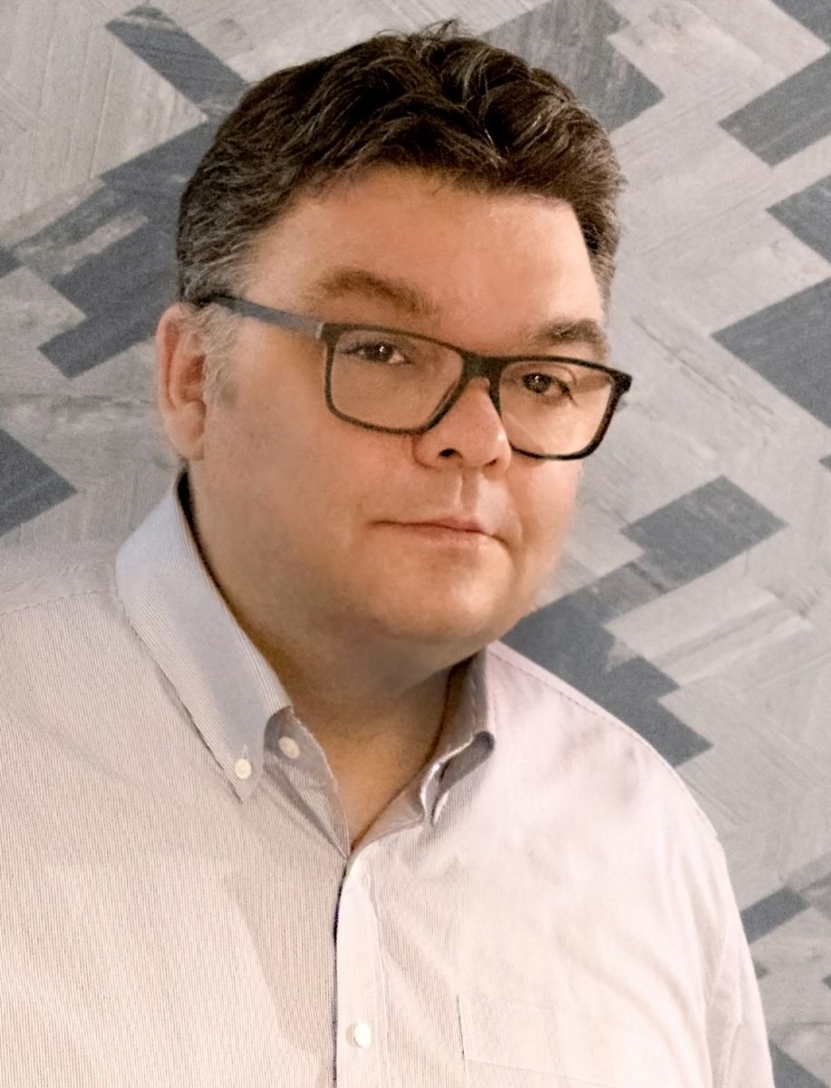 "Wir sind zuversichtlich, dass sich unsere Neuausrichtung positiv für uns auswirkt."<br>Ralf Taubert, <br>Geschäftsführer Hohenberger Tapetenmanufaktur Rückblick 2022 | Ausblick 2023: Zuversicht