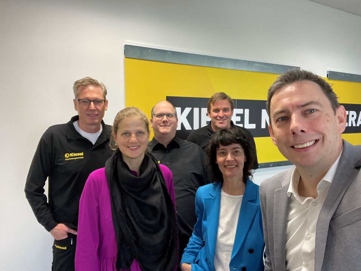 Kiesel Bauchemie setzt auf LVT-Trend