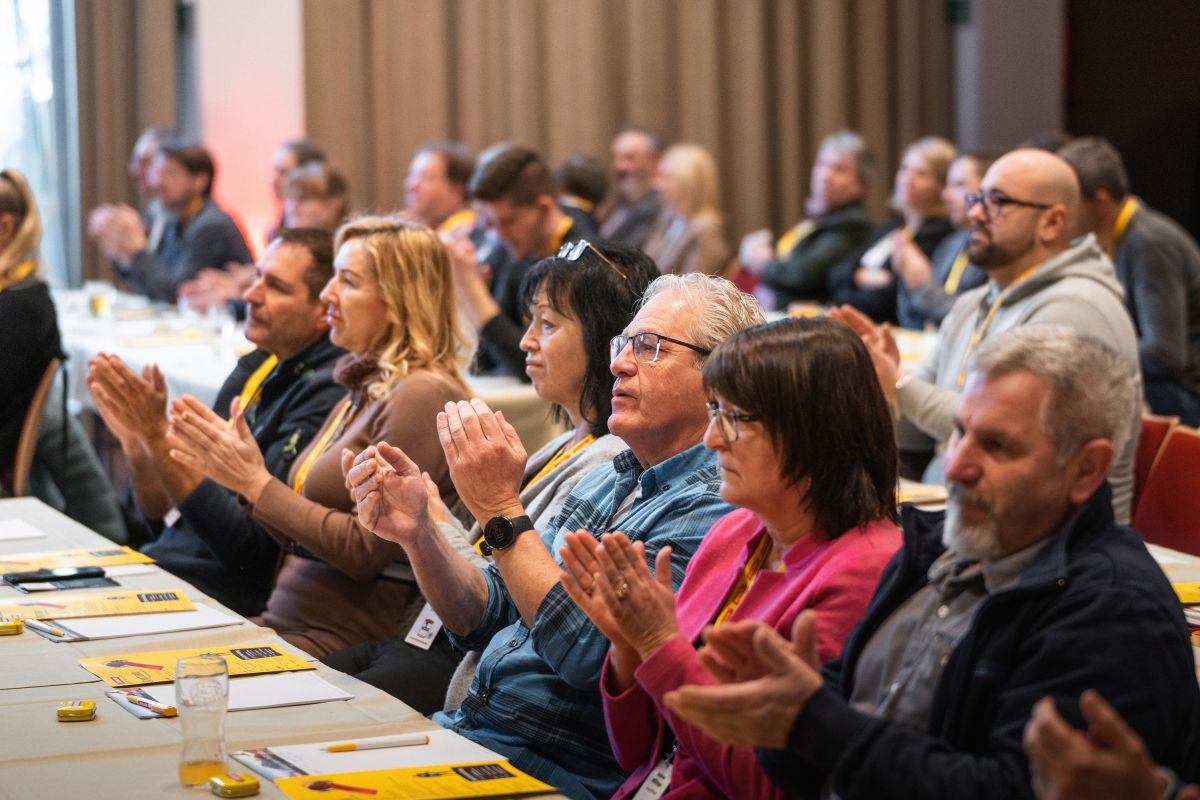 Mehr als 100 Partner bei der Adler-Tagung