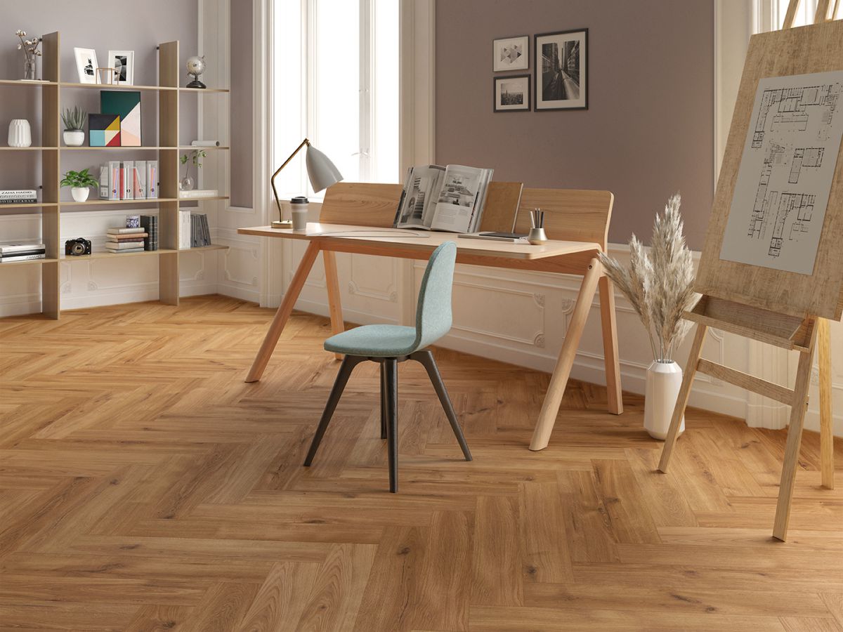 Fischgrät-Laminat mit Verlegekomfort