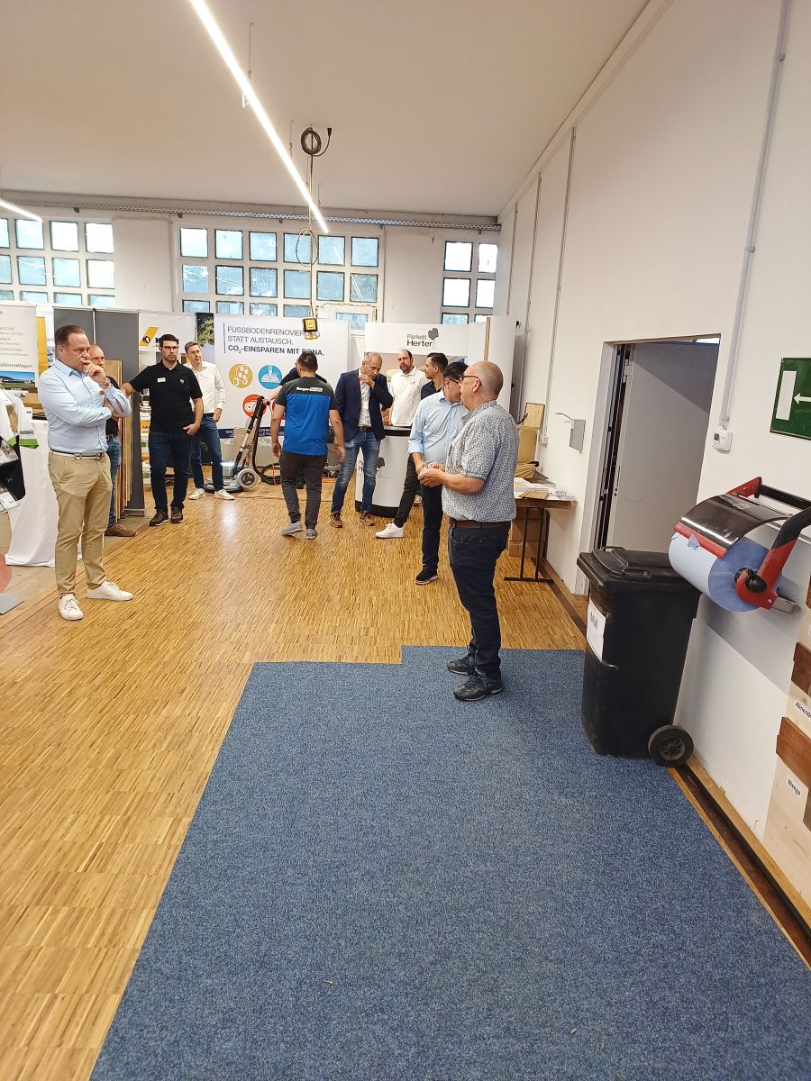 Rund 130 Besucher bei Eröffnungsfeier