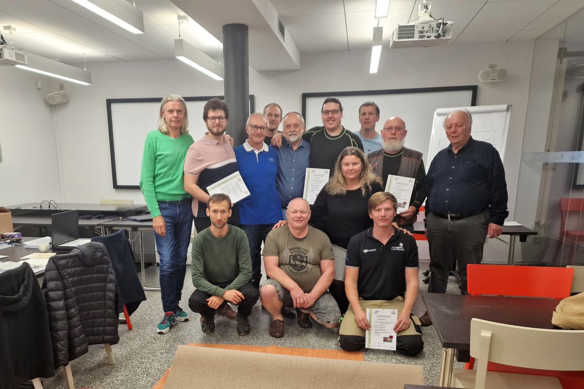 Verein EUFA P+F schult Parkettleger in Tschechien