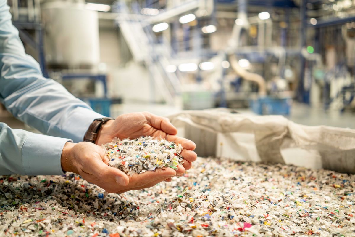 Für den Bodenbelag Ceramin wird Rezyklat aus Post-Consumer-Materialien eingesetzt. "Hybridboden ist für Classen eine ganz neue Kategorie"