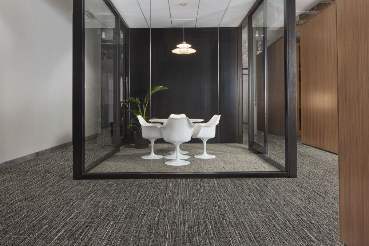 Teppichfliese und LVT mit klassischen Designs