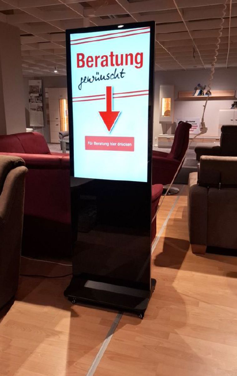 Opti-Wohnwelt Föst investiert in den Service