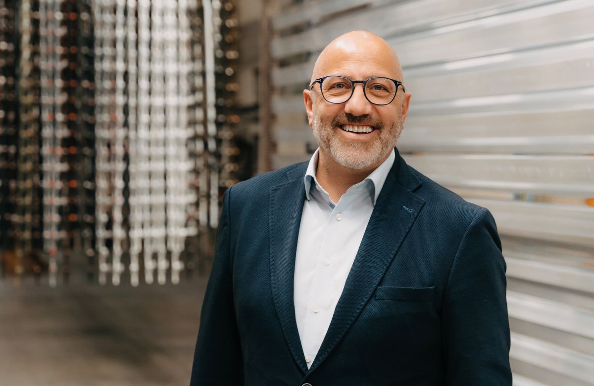 "Der niedrigste Umsatz der jüngeren Unternehmensgeschichte muss in Kauf genommen werden, um neues Wachstum zu ermöglichen", so der geschäftsführende Gesellschafter Andreas Kraler. Hella-Gruppe: 173 Mio. EUR Umsatz nach strategischer Neuausrichtung