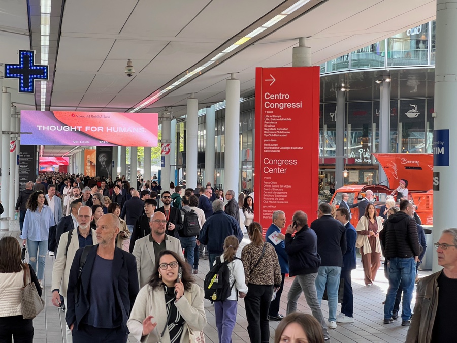 Salone del Mobile mit über 300.000 Besuchern