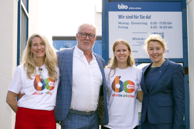 Franziska Giffey (ganz rechts) würdigte das Engagement von Bito fürs Handwerk und die Wirtschaft in der Region. Susan Wernicke, Joachim und Kristina Spitzley freuen sich. 60 Jahre: Bito feiert Jubiläum